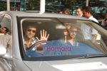 Hrithik Roshan, Rakesh Roshan arrive after Kites promotion in Kolkata in Domestic Airport, Mumbai on 24th May 2010 (2).JPG